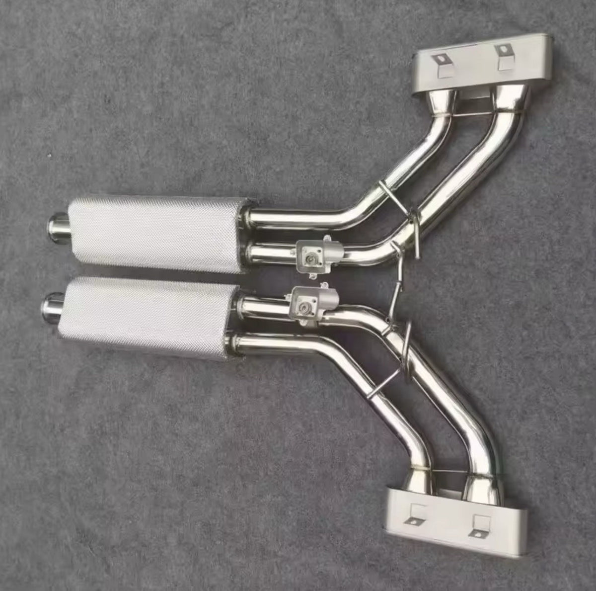 G63 AMG custom exhaust view 2